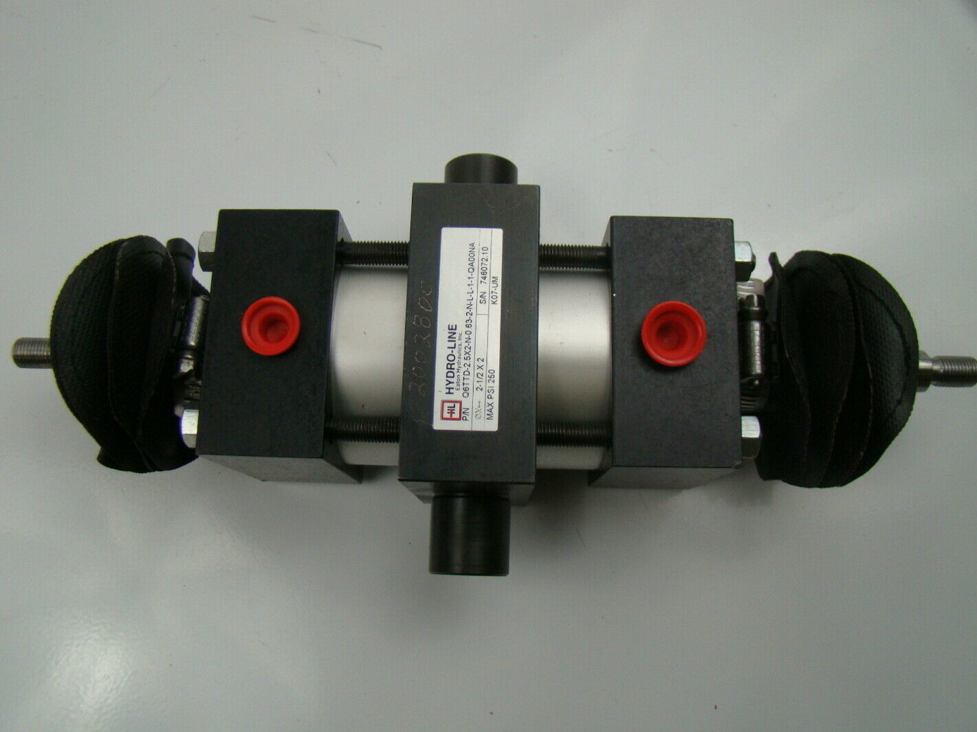 Eaton Hydraulics HydroLine Industrial Double End Cylinder 250 psi