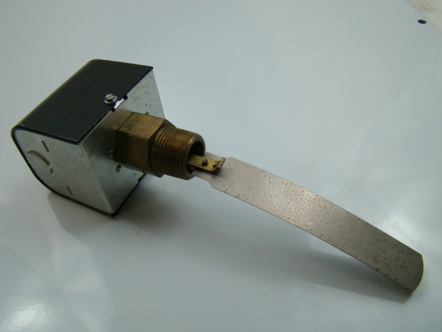 ITT Mconnell 115/230V Flow Switch No. FS43 eBay