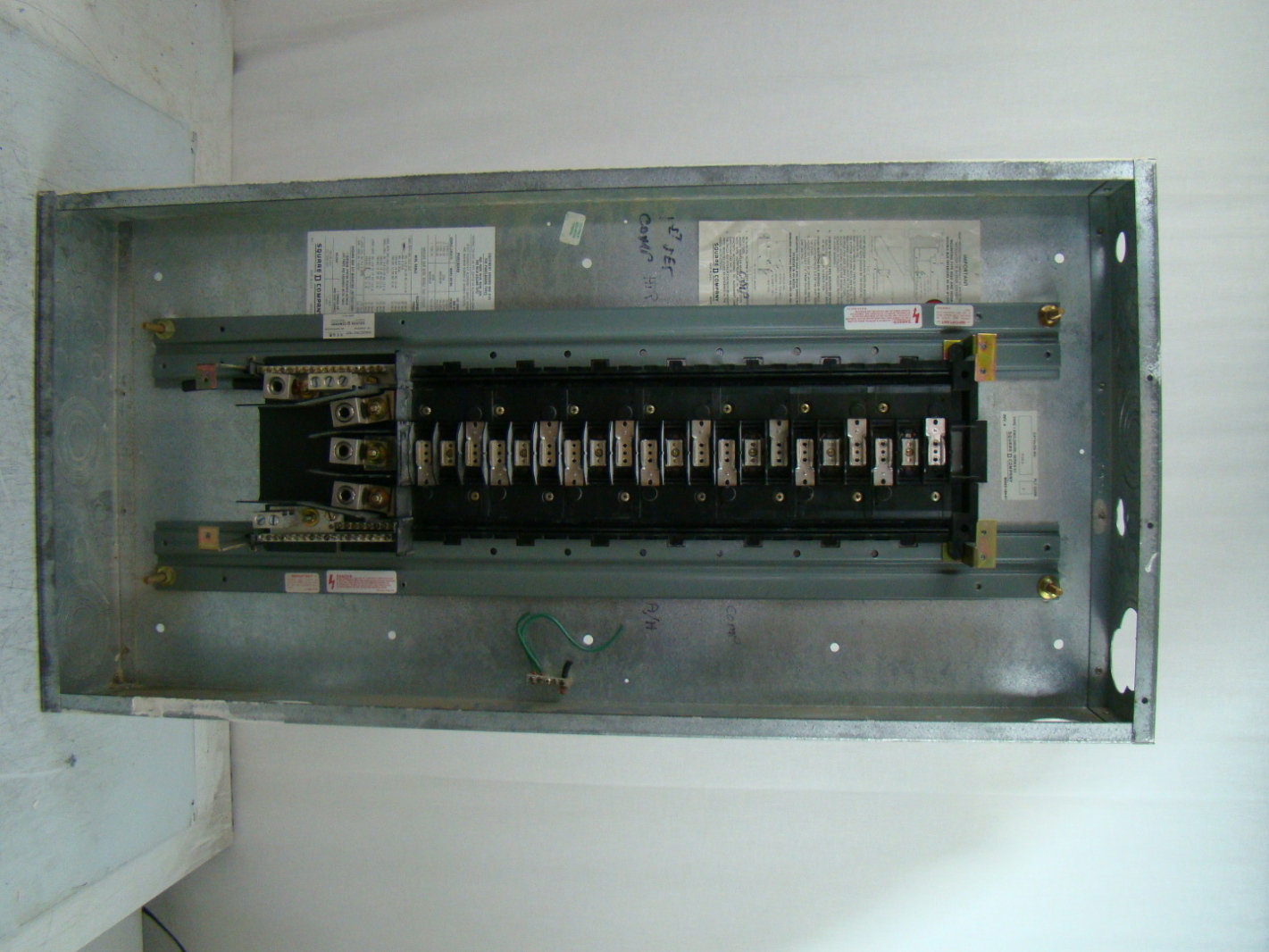 Square D 277/480V 225 Amp NEHB Panelboard NEHB424412 eBay