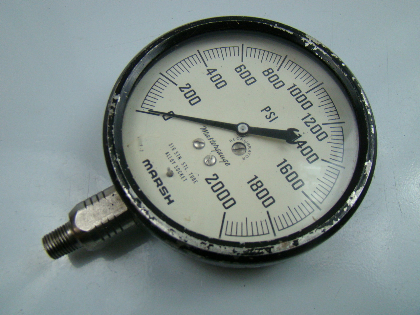 Wika Liquid Filled 02,000 psi Pressure Gauge 316 Tube Alloy Socket 1/4