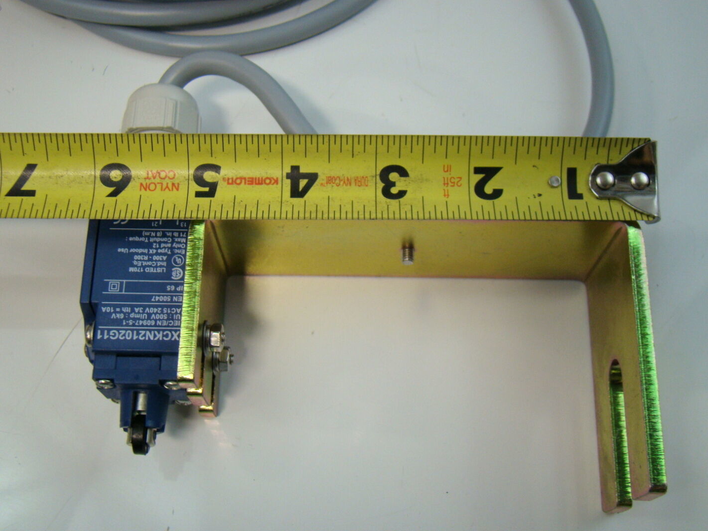 Telemecanique 6KV Limit Switch on Mounting Bracket XCKN2102G11 eBay