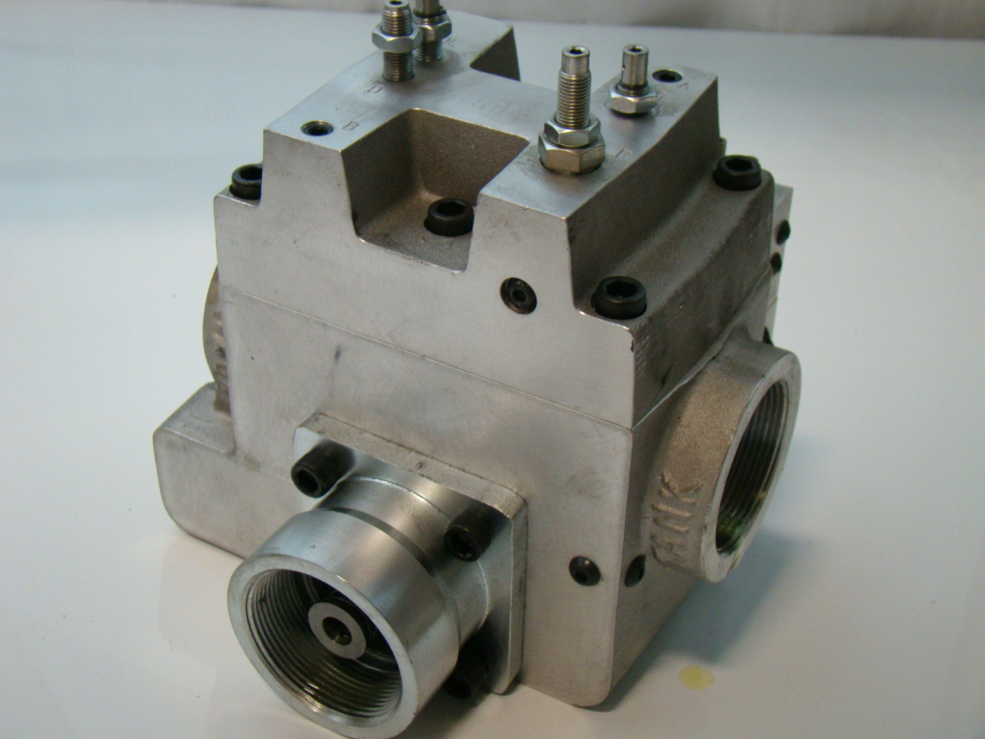 Maxton Hydraulic Elevator Control Valve 0109050762 eBay