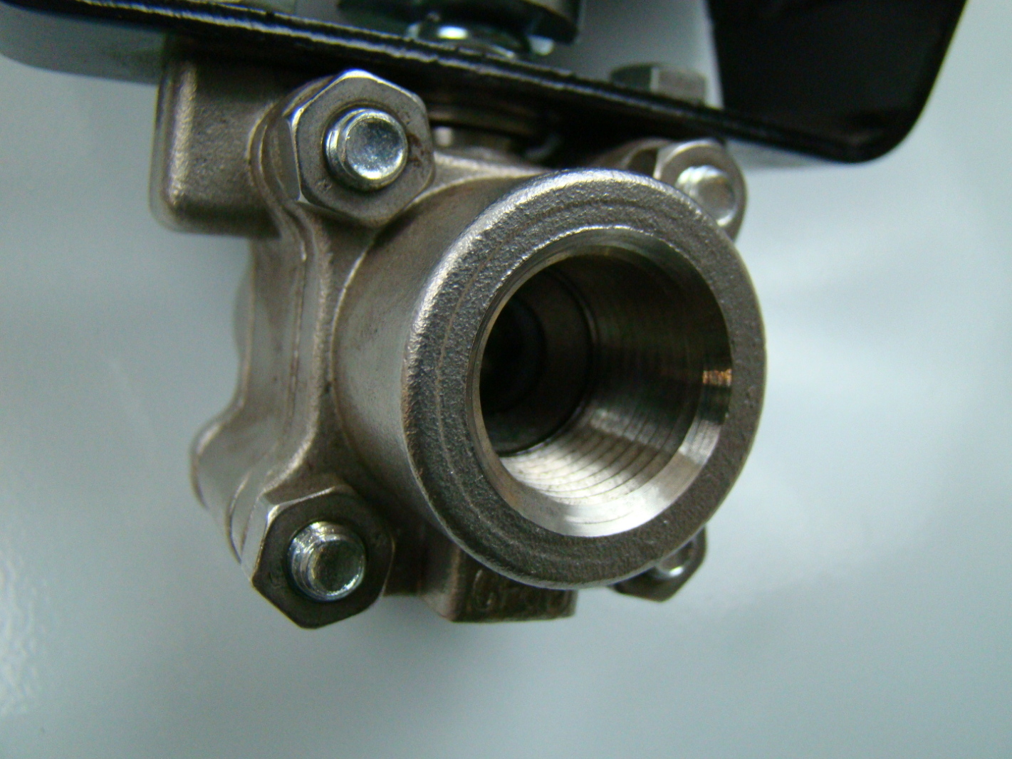 Flowserve 120v Series 36 Electric Actuator 1036TW120A with 1/2" Ball Valve