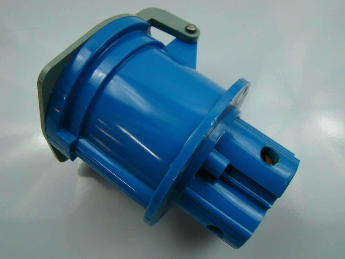 Hubbell 60A 250V Pin & Sleeve Receptacle 460R9