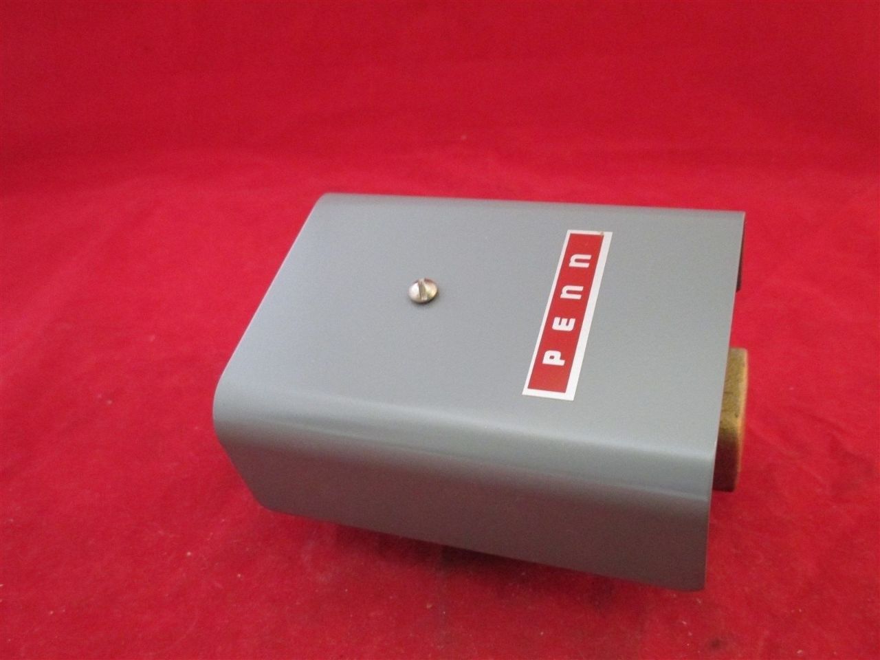 Johnson Controls Penn F60m