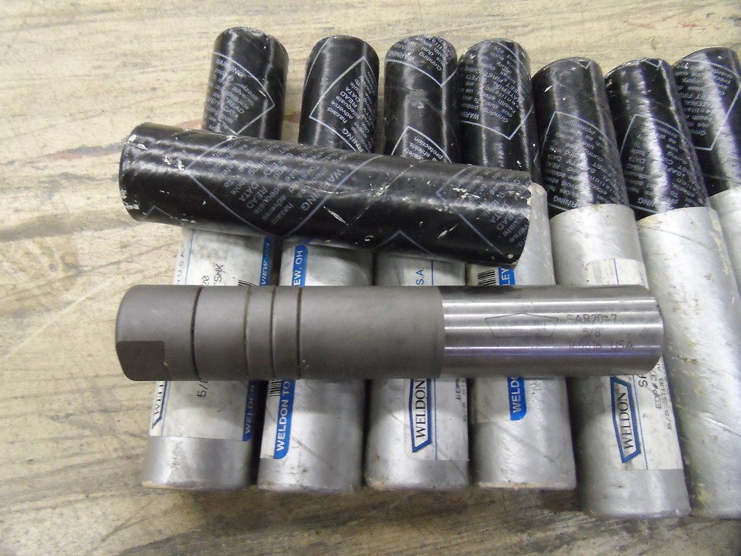 WELDON 5/8'' STUB MILLING ARBOR 1'' SHANK WITH SPACERS AND KEY NEW