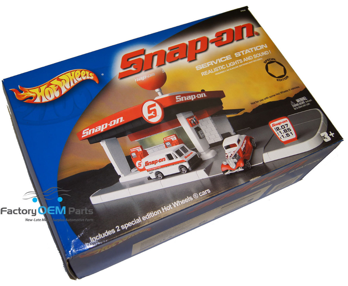 NEW Snap on Tools / HOT WHEELS Service Station Lights & Sounds 2 Cars