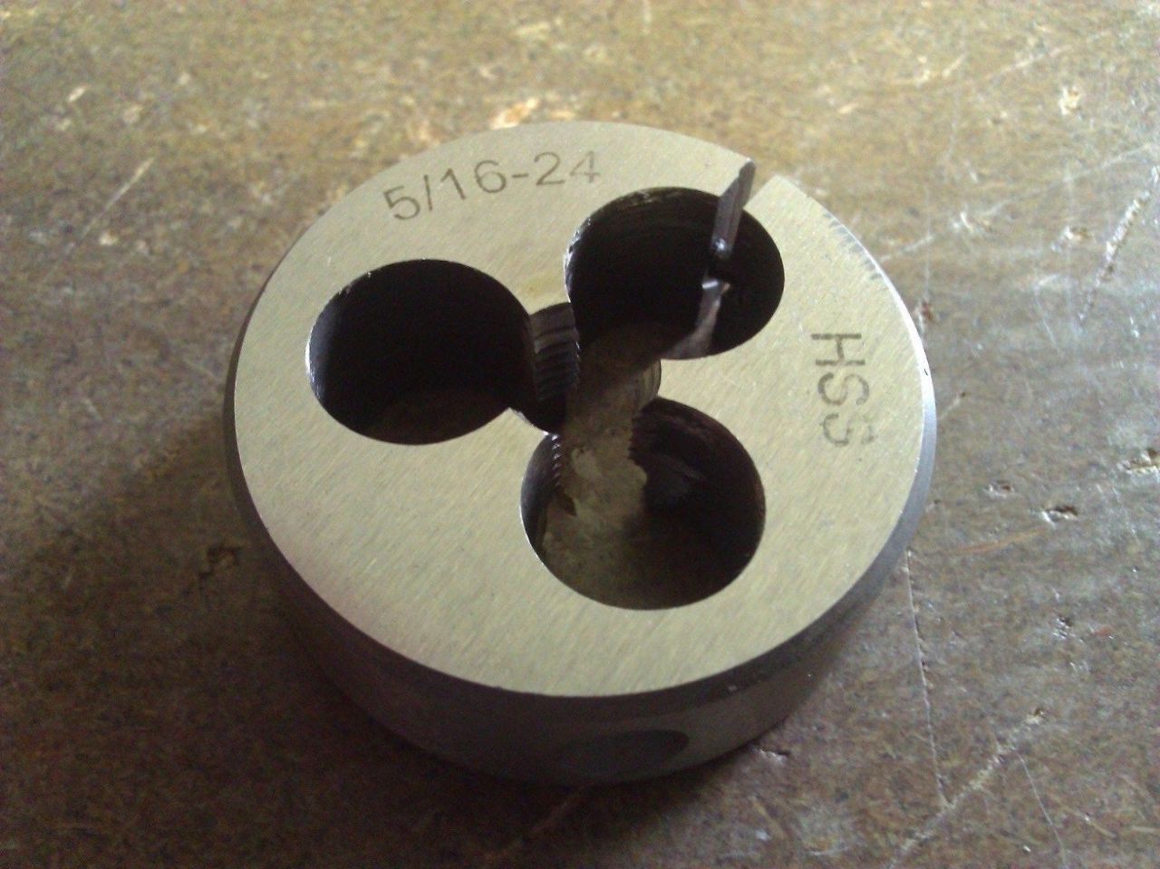 5-16-24-x-1-1-2-high-speed-steel-round-adjustable-die-north-bay