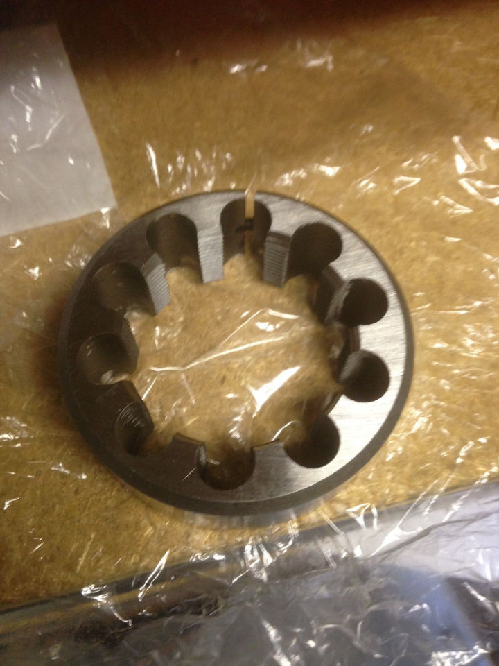 9/16-16 UN Round Die – Right Hand Machine Thread Die For Thread Repair & Cleaning