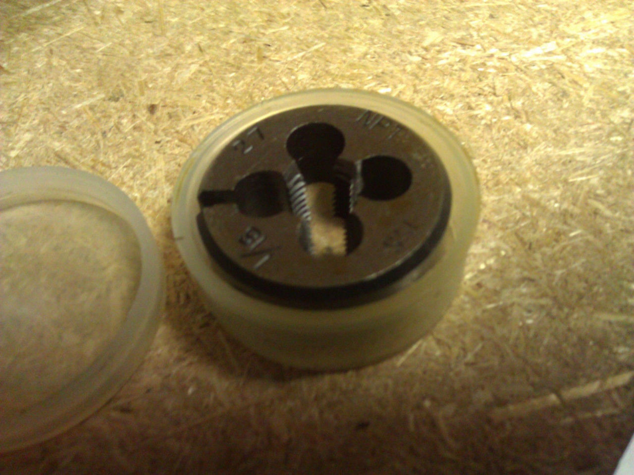 thumbnail image 2 of 1/16-27 NPS Round Adjustable Split Die – 1" OD, HSS, Right Hand Straight Thread 2 of 5