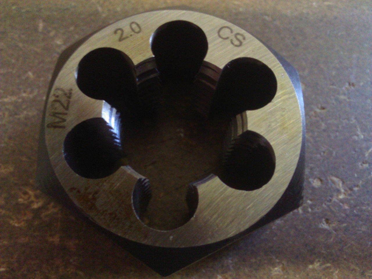 M22 X 2.00 CARBON STEEL HEXAGONAL RE-THREADING DIE
