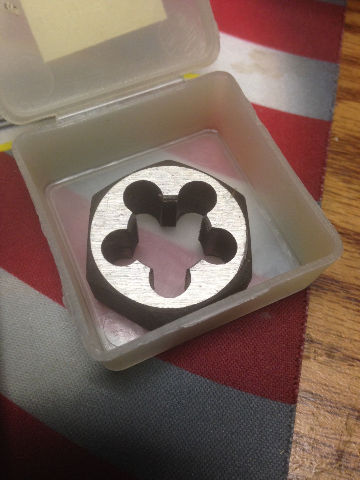 M23 X 2.00 CARBON STEEL HEXAGONAL RE-THREADING DIE