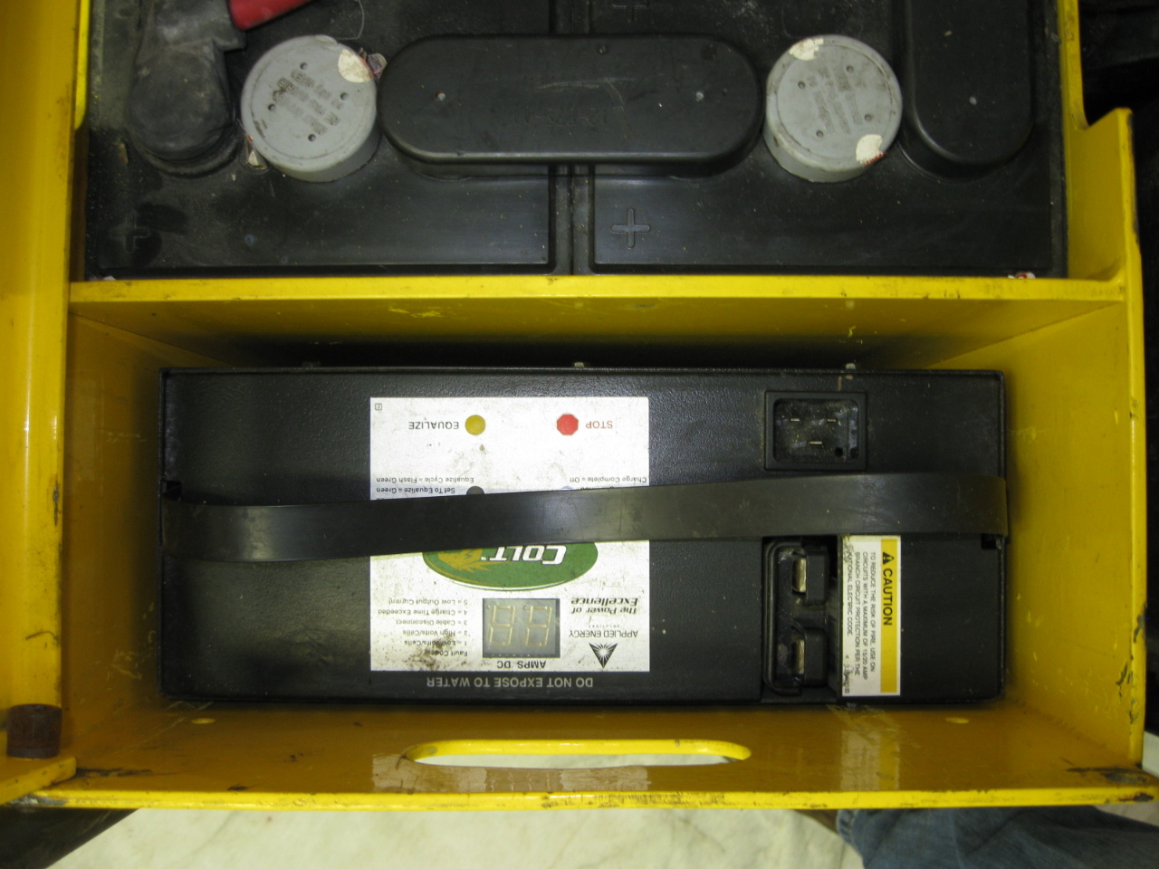 Crown 24V Electric Pallet Jack PE400060 Good Battery w/ Charger 6000Lb