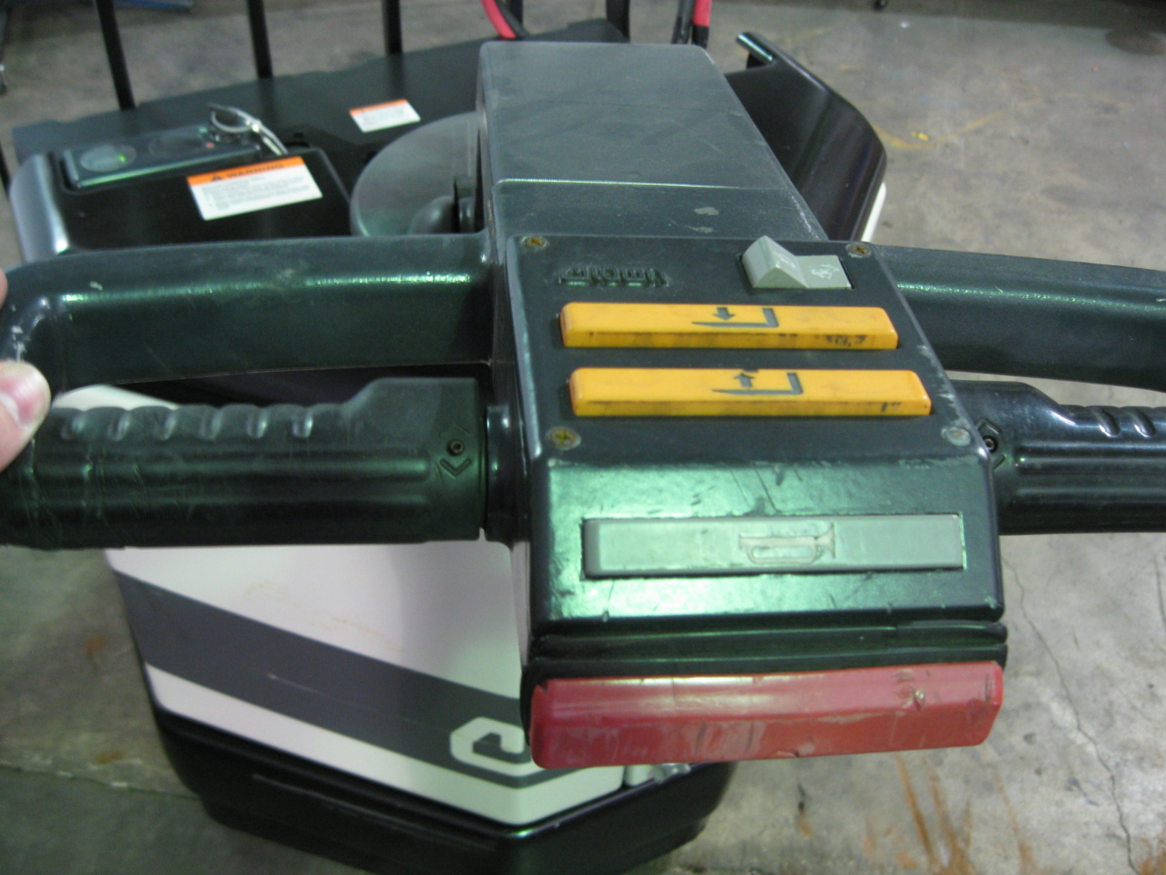 Crown 24V Electric Pallet Jack PE400060 Refurbished Battery 6000 Lb