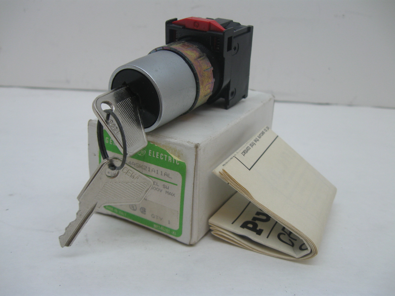 GE CR304ASK21A11AL Key Lock 2 Position Selector Switch eBay