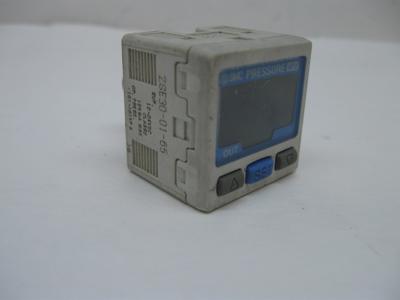 Smc ZSE30T165 Digital Pressure Switch 1224 Vdc eBay