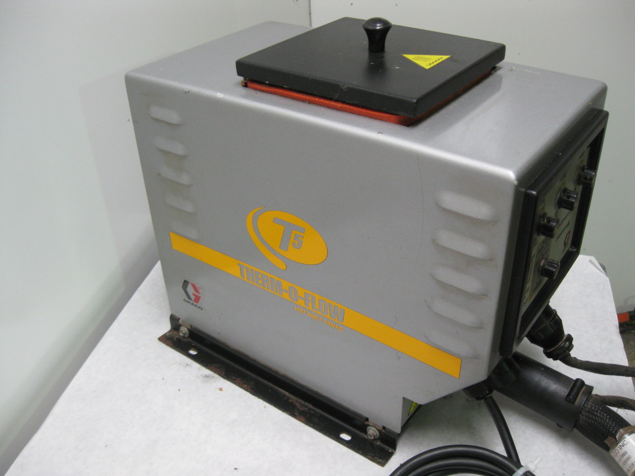 Graco ThermOFlow T5 Hot Melt Glue Machine 6' Heated Hose Handgun