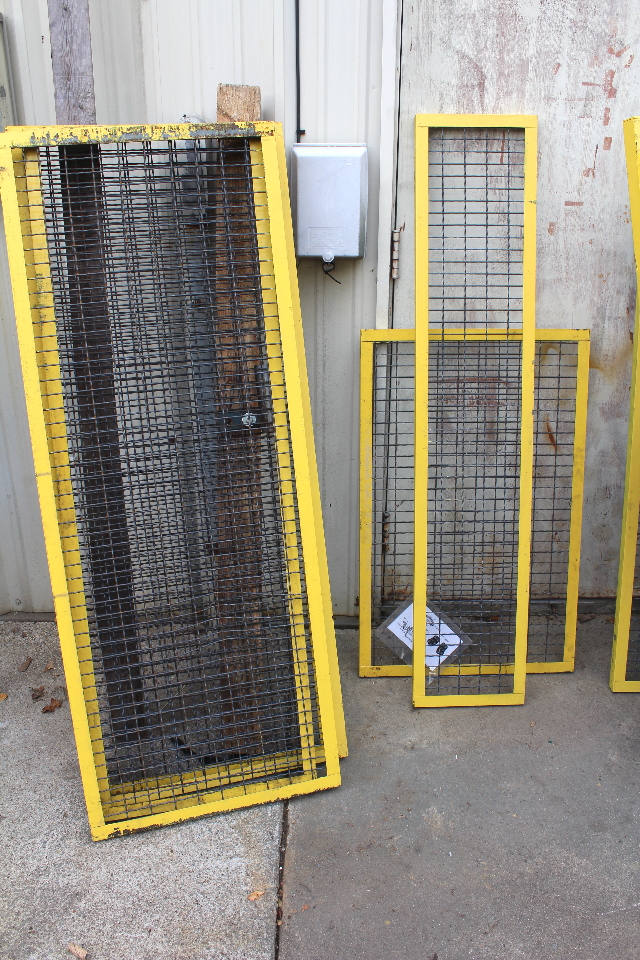 Wire Crafters Safety Cage Panels Wire Fence, Hinged Doors, Steel Posts