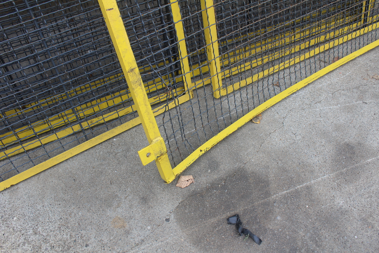 Wire Crafters Safety Cage Panels Wire Fence, Hinged Doors, Steel Posts