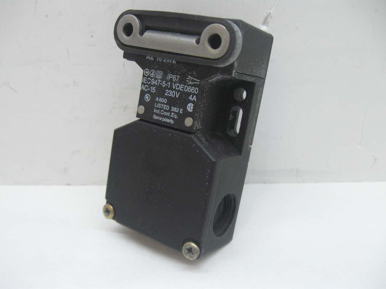 Schmersal AZ 16 ZVRK Safety Interlock Switch 230V 4 Amp eBay