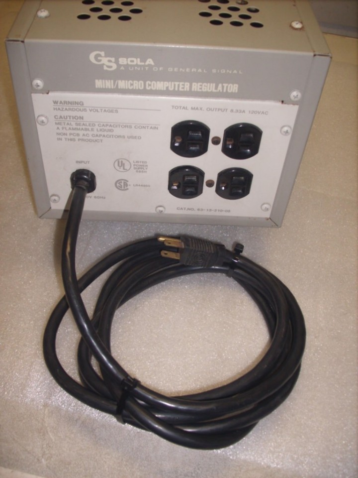 SOLA MCR 1000 Constant Voltage Power Conditioner / Regulator ***Price