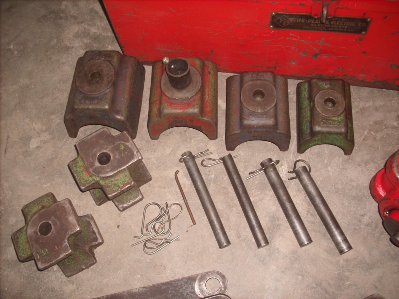 Greenlee 775 Portable Hand Hydraulic Bender w/ Dies ***Price Reduced