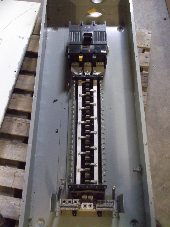 GE General Electric TJD432400 400 Amp Main Breaker Load Center 3Pole