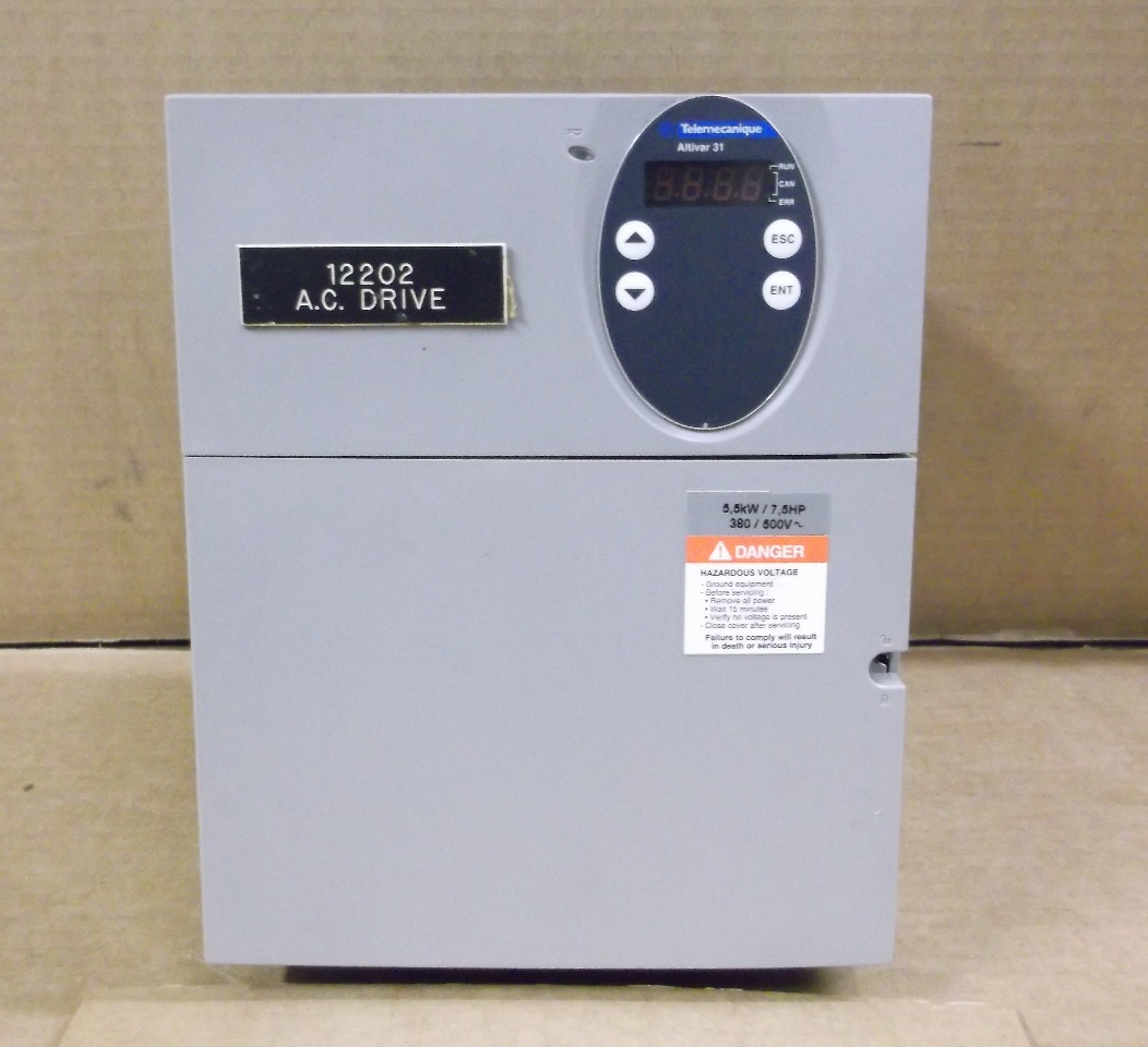 Telemecanique Altivar-31 ATV31HU55N4 AC Drive 7.5 HP / 5.5 kW