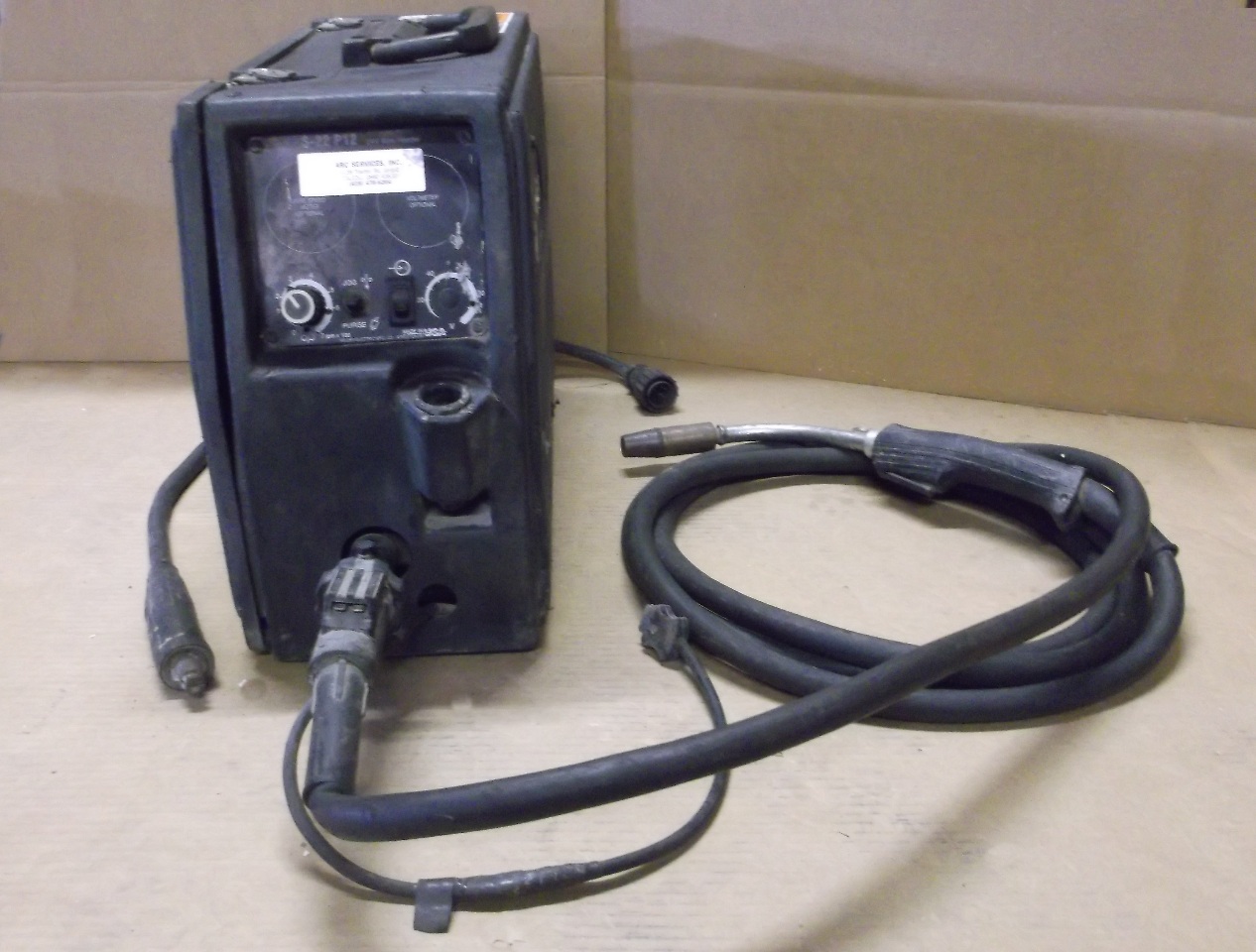MILLER S22P12 24V SUITCASE WIRE FEEDER WITH GUN Daves Industrial
