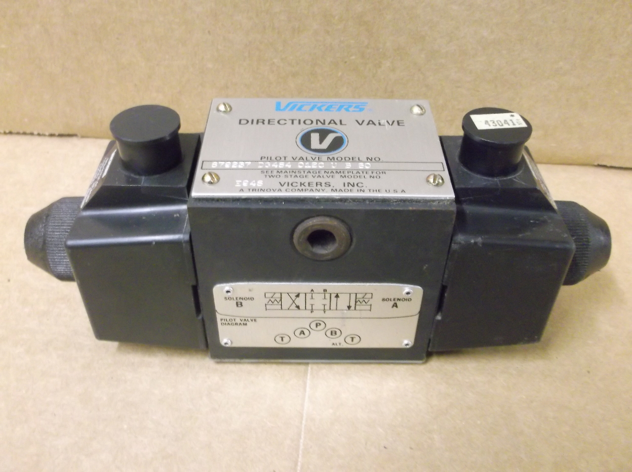 VICKERS DIRECTIONAL VALVE 879237 DG4S4 012C U B 60 Daves Industrial Surplus LLC