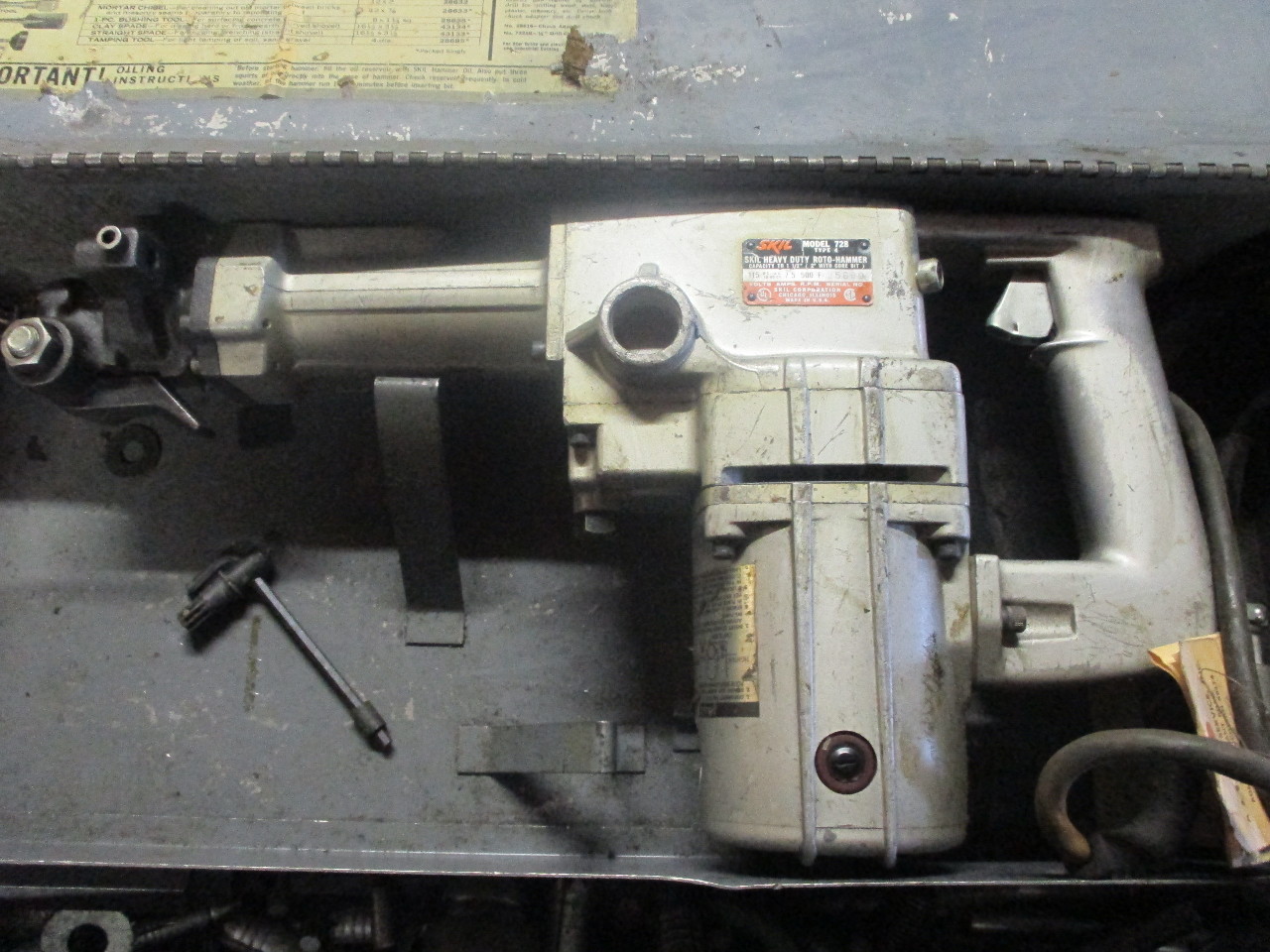 Skil 728 Heavy Duty RotoHammer Drill w/ assesories in Carrying Case eBay