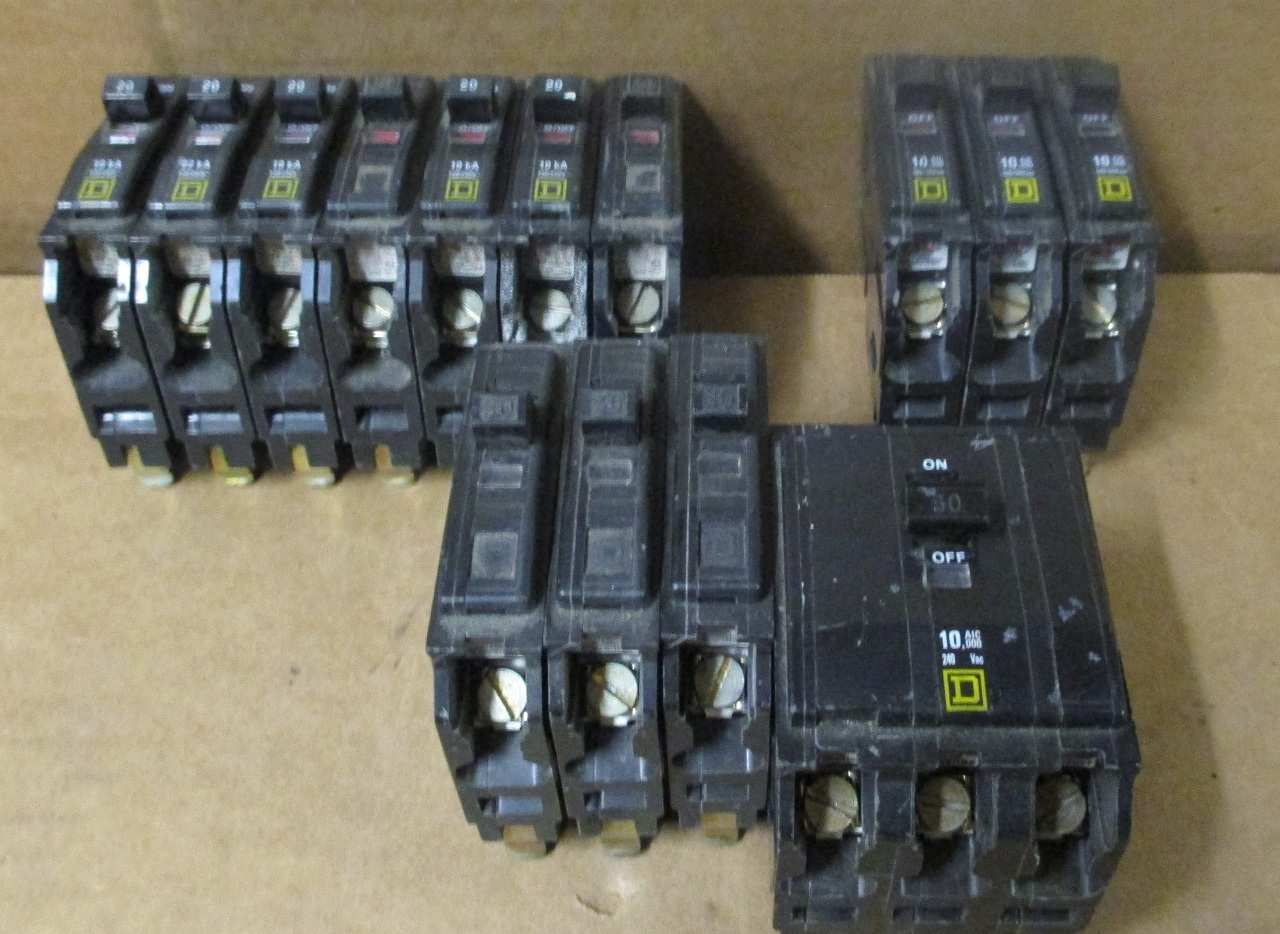 Lot of 14 Square D Circuit Breakers 30 Amp, 20 Amp, 15 Amp | Daves