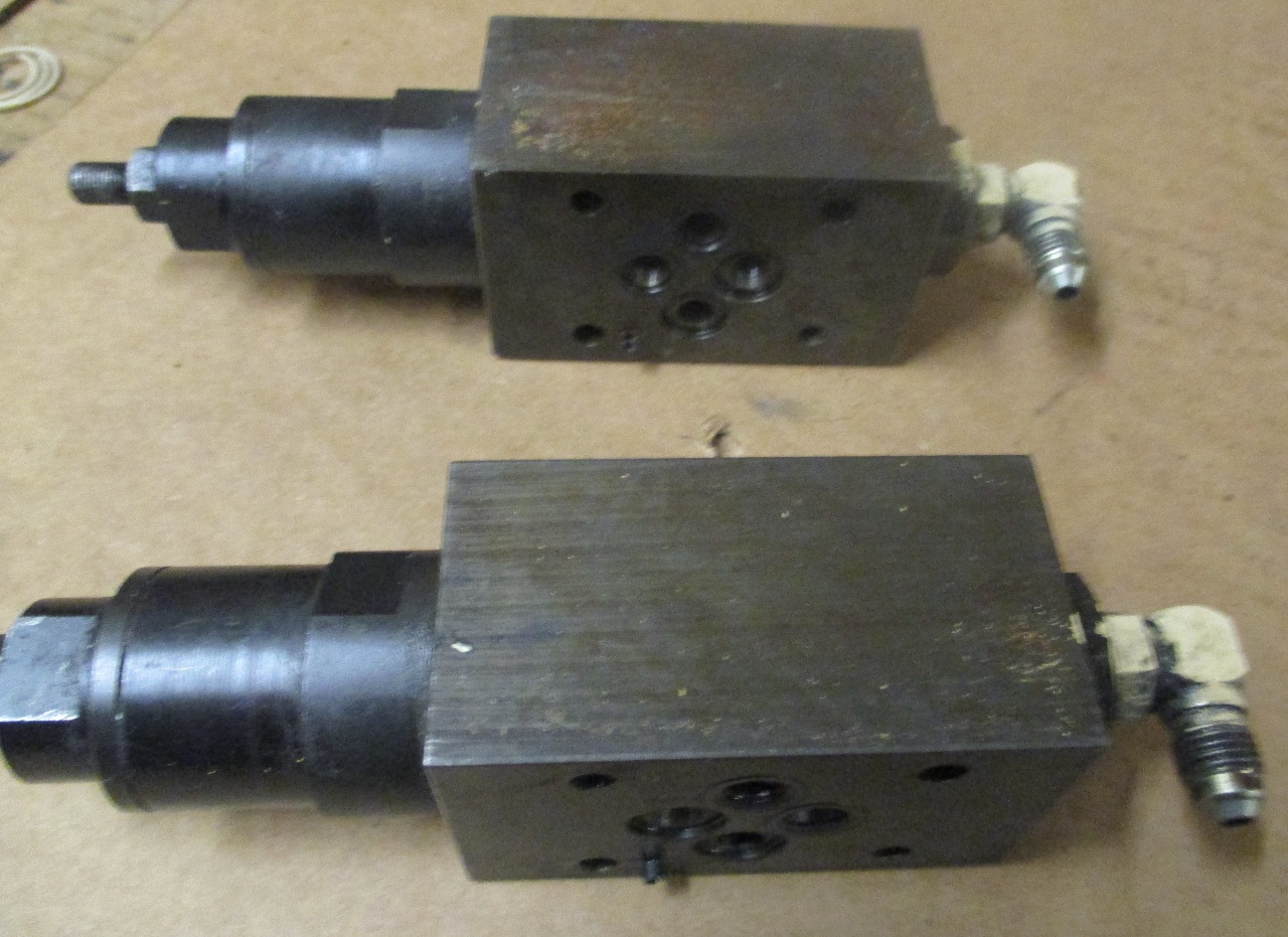 Lot of 2 VICKERS DGMX2-3-PP-CW-S-40 HYDRAULIC PRESSURE REDUCING VALVE