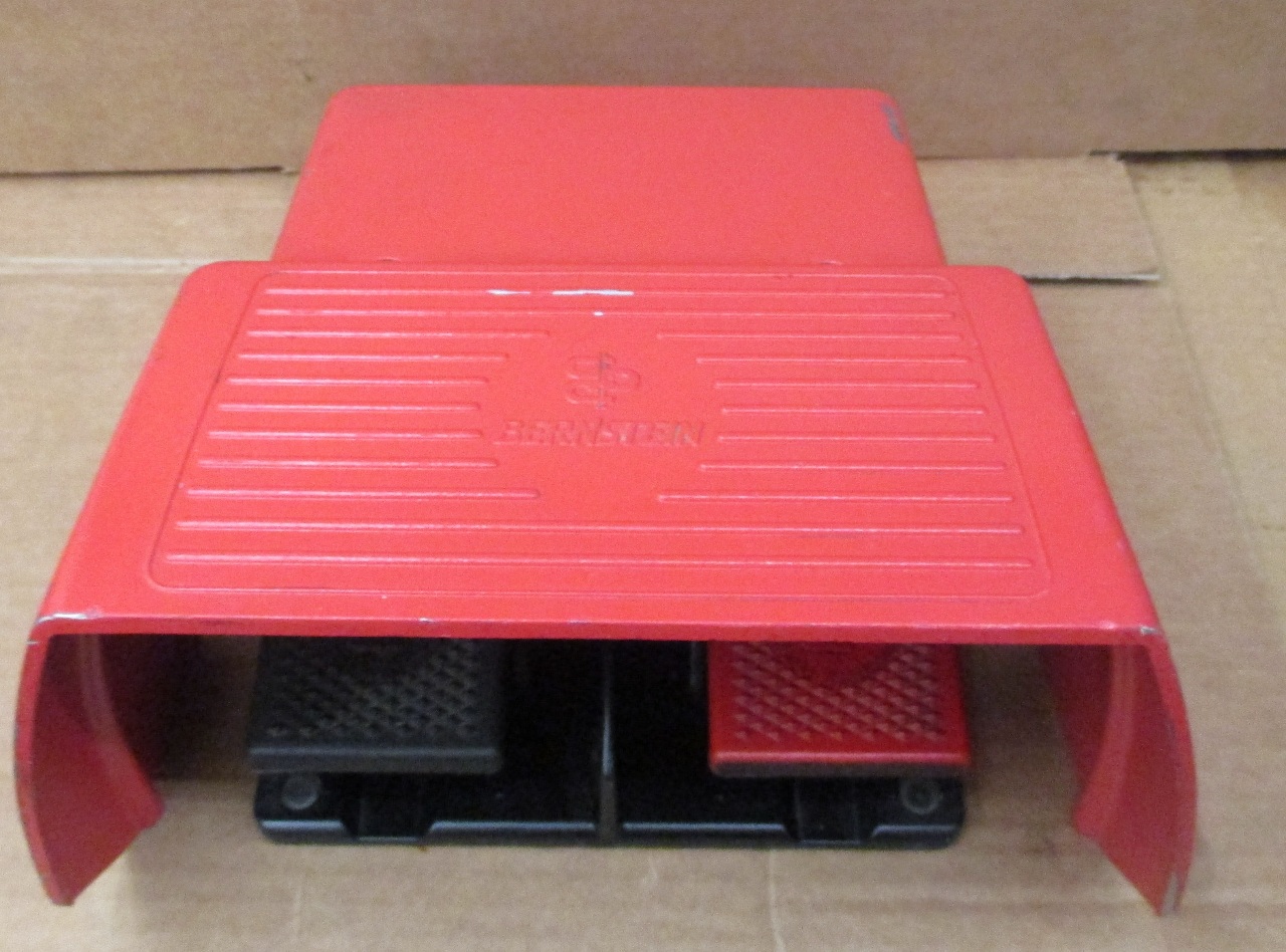 INDUSTRIAL FOOT PEDAL WITH COVER F2U2Z / U2Z UN 606.2720.016 Daves