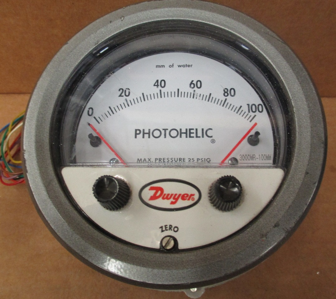 Dwyer Instruments Photohelic Pressure Differential Gauge 3000MR 100MM Daves Industrial