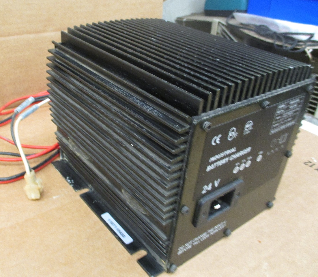 GENIE AERIAL LIFT BATTERY CHARGER HB600 24B24V Daves