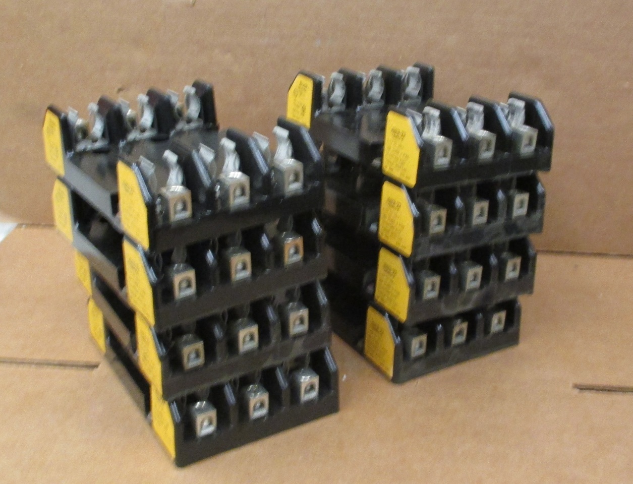 8 Buss / Bussmann H600303CR Fuse Blocks, 600V, 30A Daves