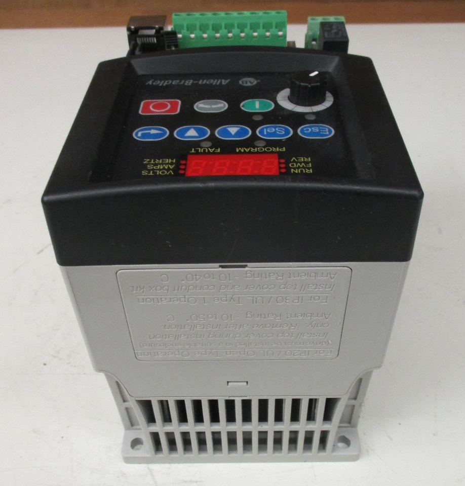 Allen Bradley PowerFlex 40 22B-D010N104 Ser. A 5HP AC Drive *Misssing
