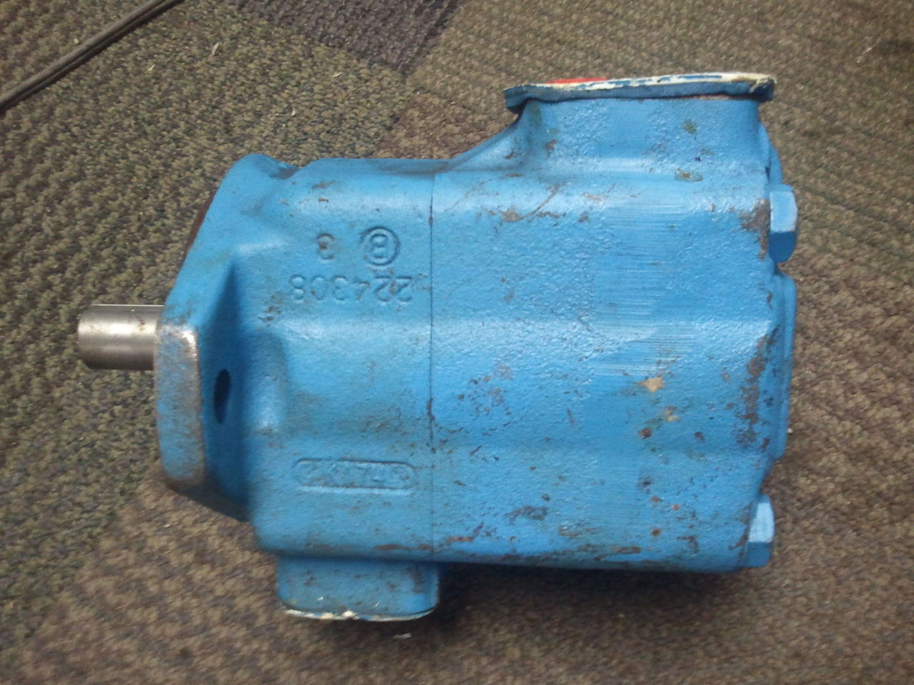Eaton / Vickers 25V12A 1A22R Hydraulic Motor (s#21-3)