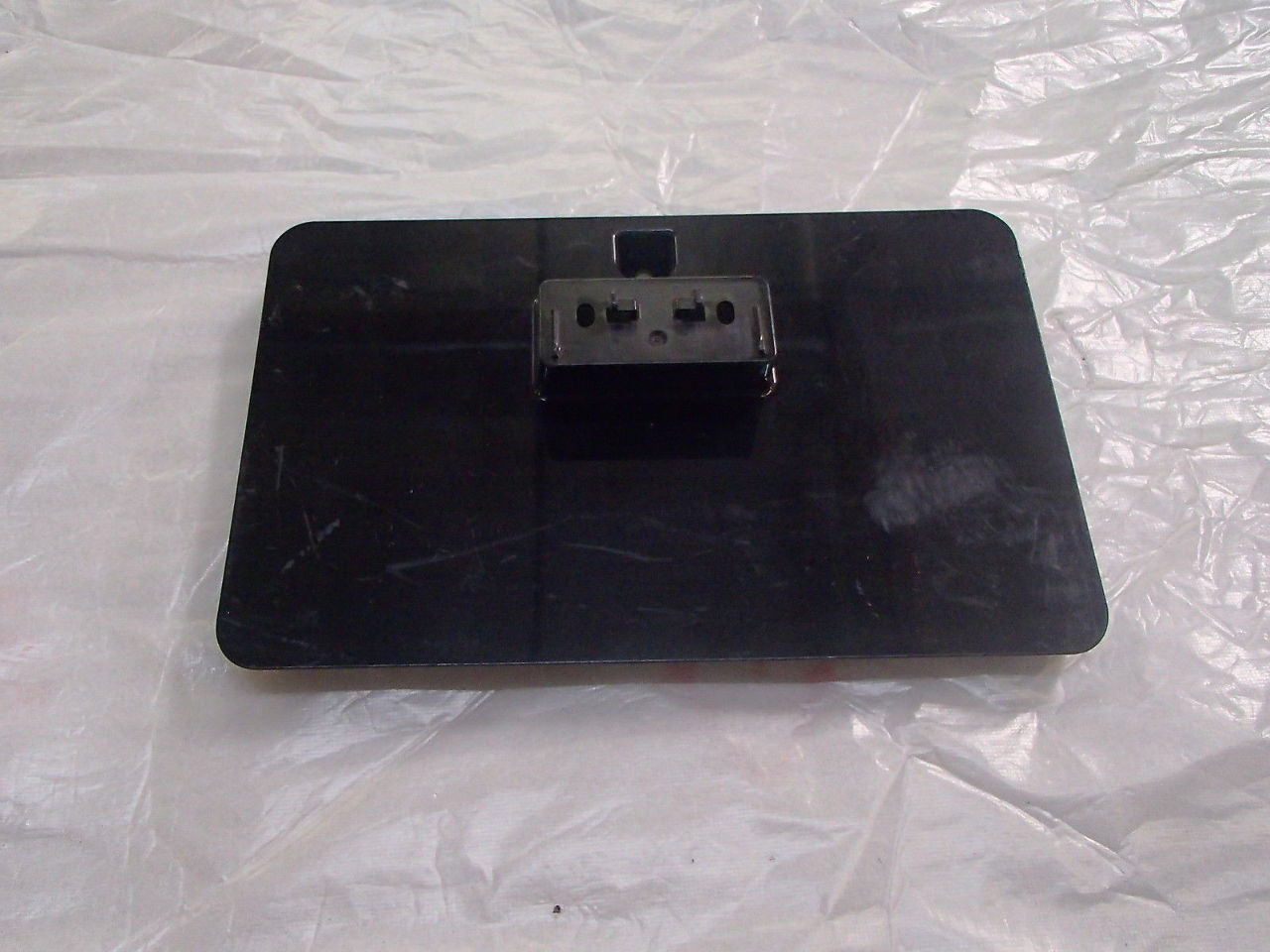 Magnavox 19" 19ME402V 1EM126693 LCD TV Base Stand Neck Mount & Screws