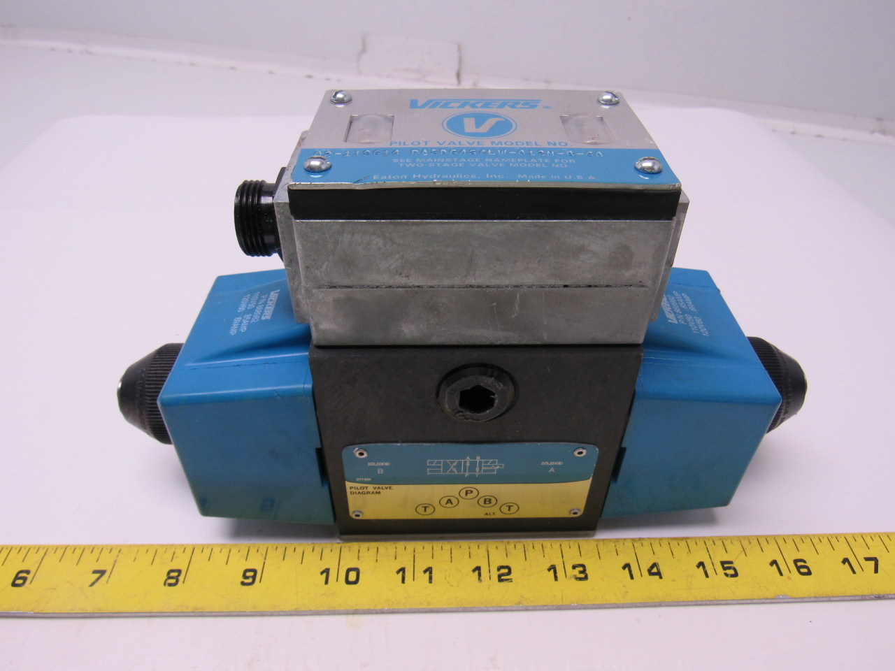 Vickers PA5DG4S4LW-012N-B-60 Hydraulic Directional Control Valve