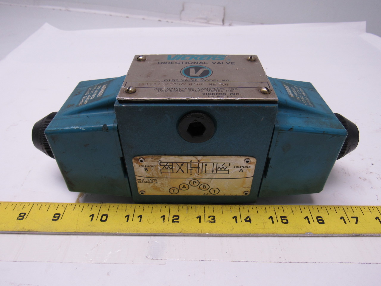 Vickers 434917 DG4S4 016C WB 50 Hydraulic Directional Control Valve