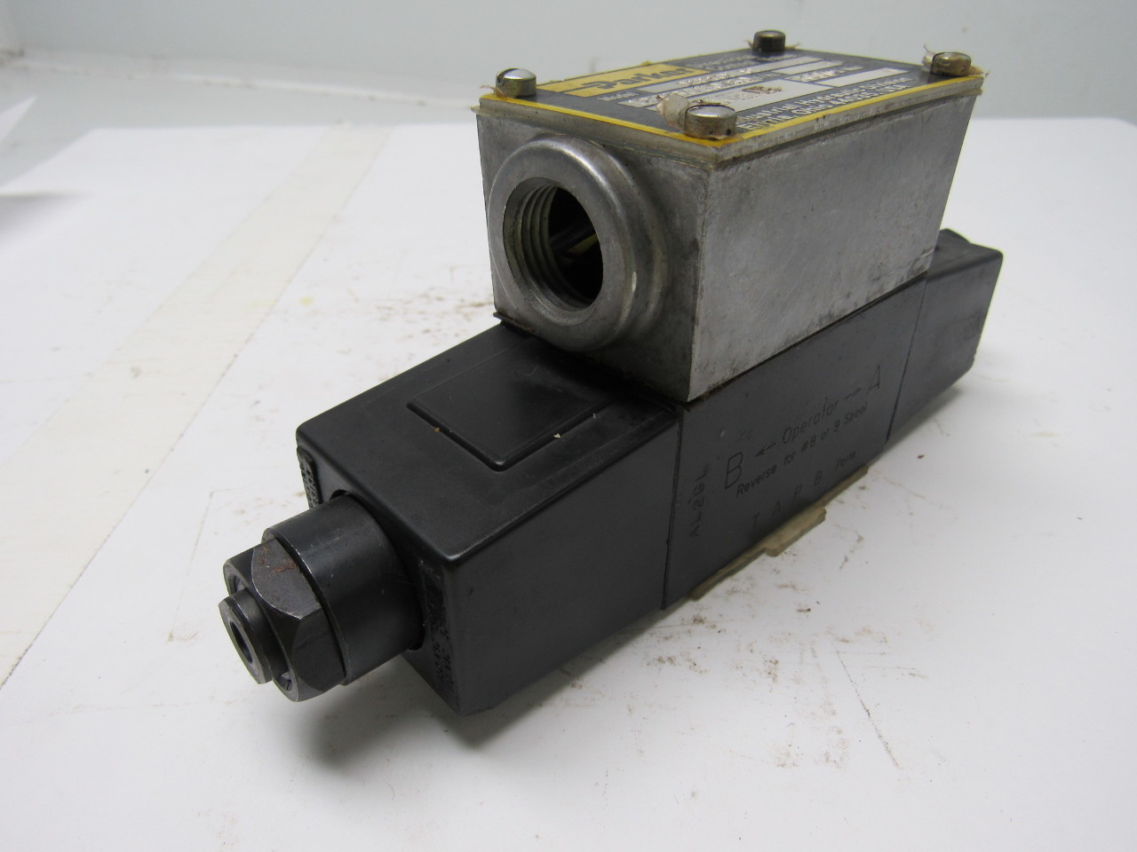 Parker D1W4CY 31 Hydraulic Directional Control Valve eBay