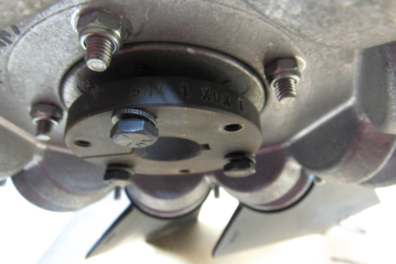 MultiWing 32" Medium Volume 6 Blade Axial Fan 40 Deg. W/ Taper Lock