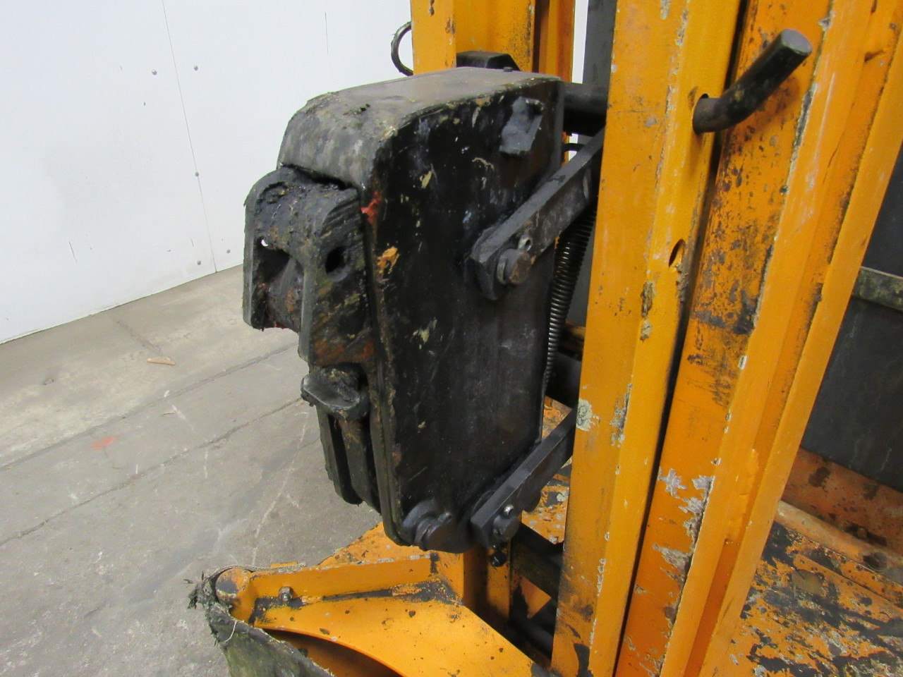 Easy Lift Drum Hauler 24Volt Walk Behind Power Up Gravity Down. Tested