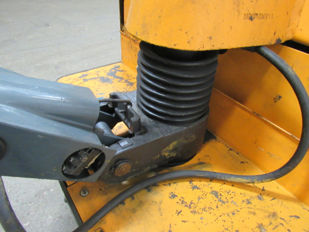 Easy Lift Drum Hauler 24Volt Walk Behind Power Up Gravity Down. Tested