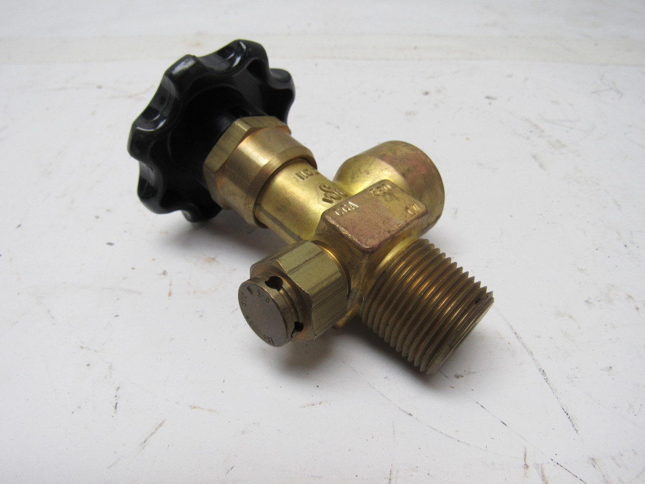 Superior 58061 Brass Cylinder Valve Inert Gas Helium Nitrogen Argon 3