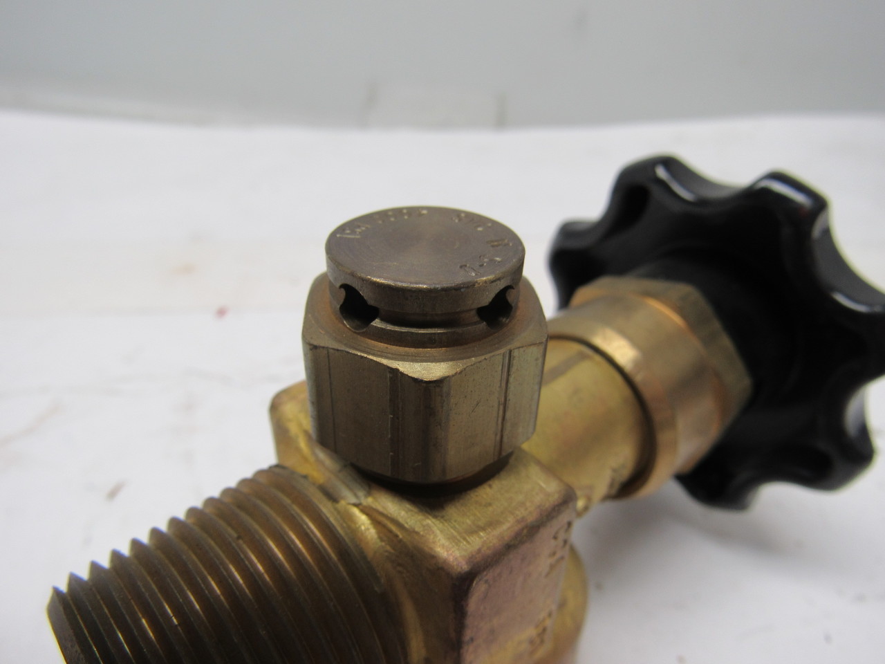 Superior 58061 Brass Cylinder Valve Inert Gas Helium Nitrogen Argon 3