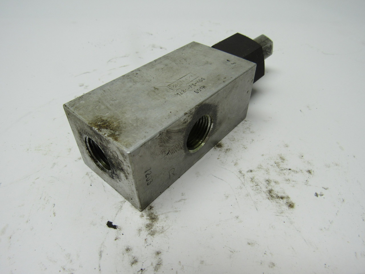 Fluid Controls 1A21F340S Hydraulic Relief Valve From Raymond Model 60