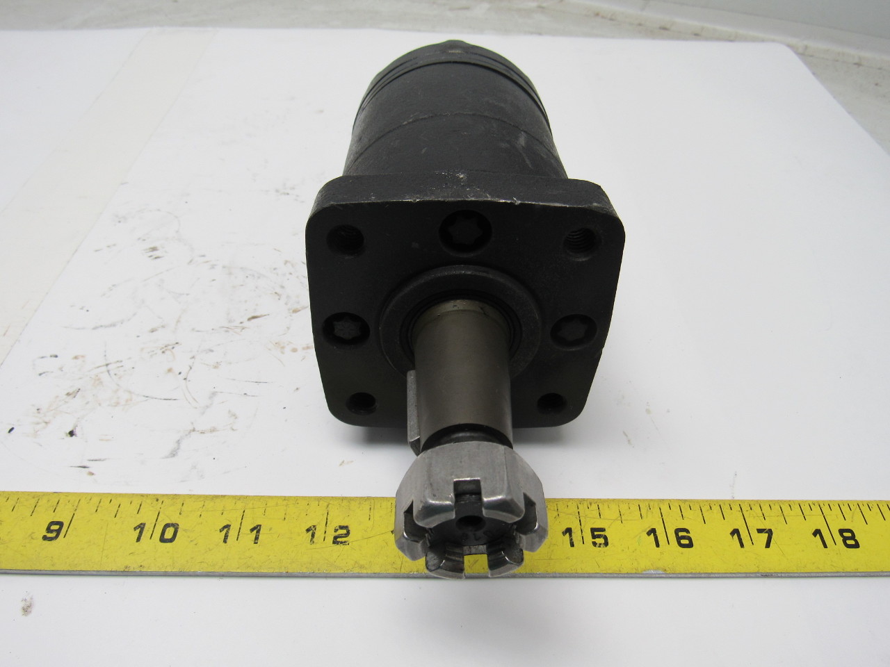 Eaton 1301329003 A Series Hydraulic Motor 1" Tapered Shaft w